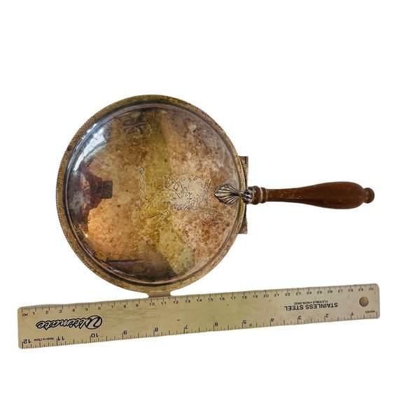 Vintage Silver Plate Silent Butler Pan with Engraved Lion Crest 10.25" x 2" - Picture 2 of 8